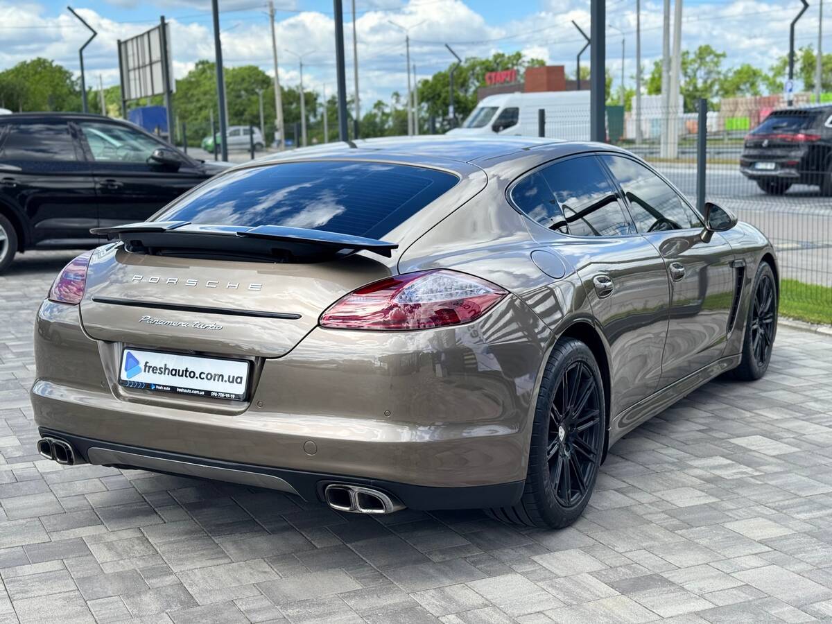 Porsche Panamera 2011 - Volume: 4.8 l.