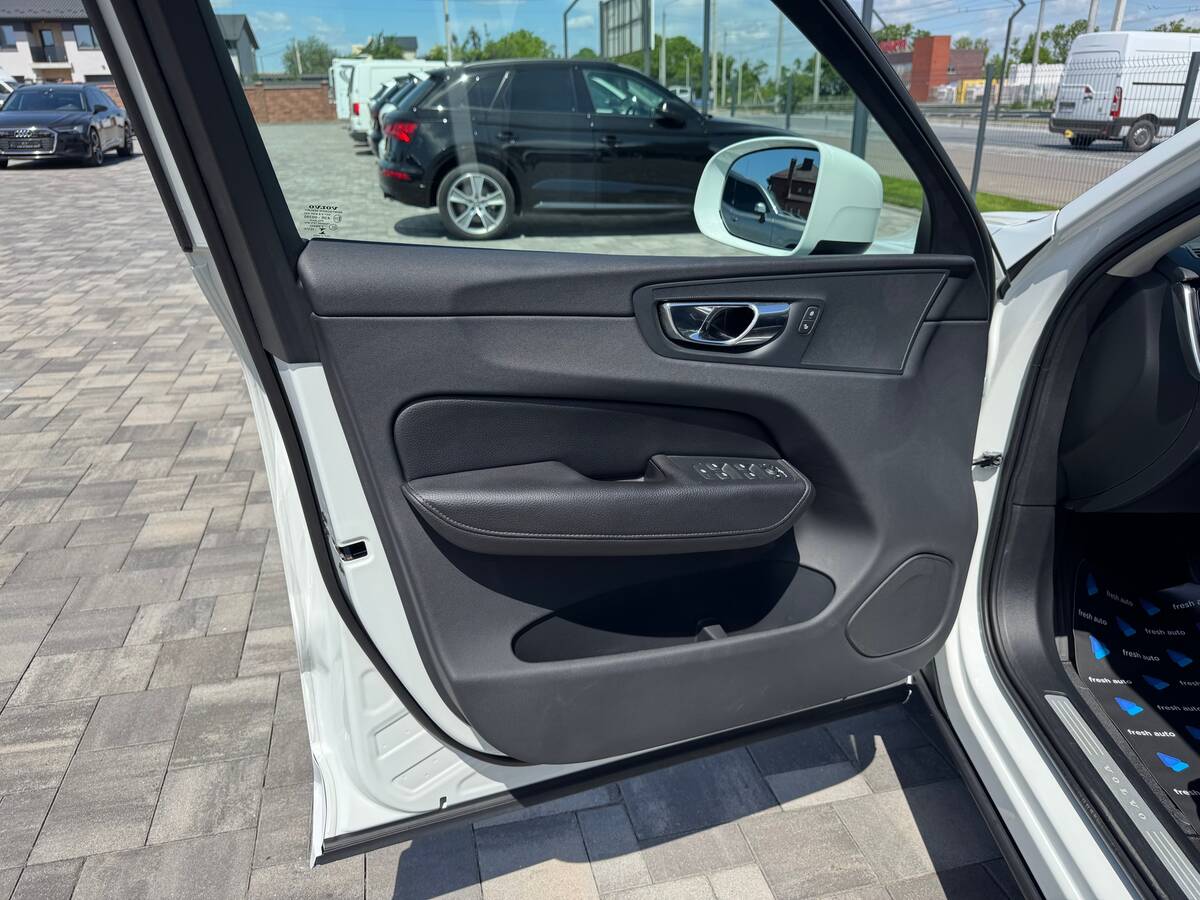 Volvo XC60 2018 - fresh auto