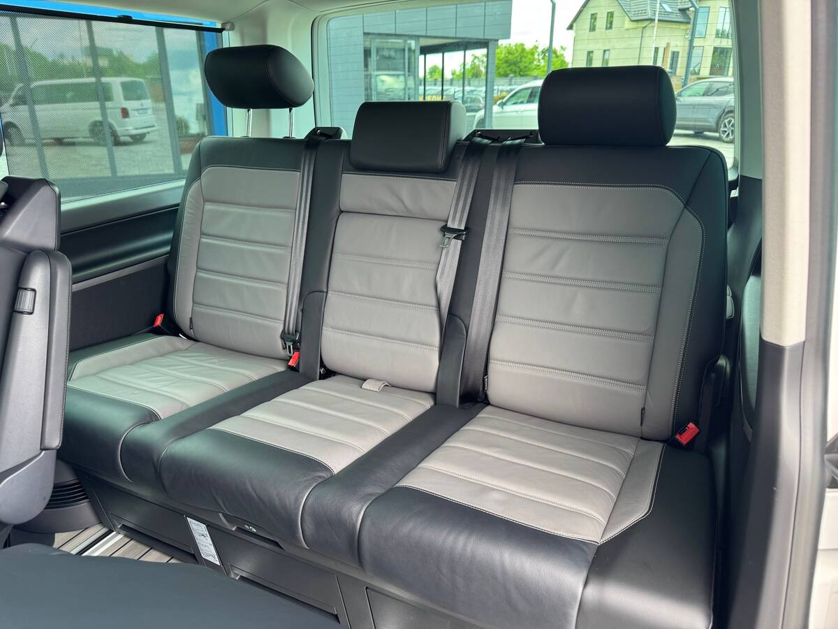 Volkswagen Multivan 2021 - Пробіг: 122 тис. км