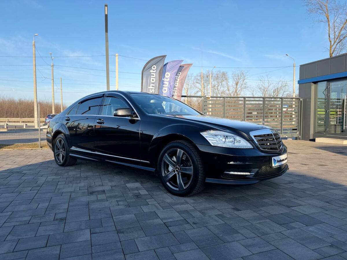 Mercedes-Benz S-Class 2012