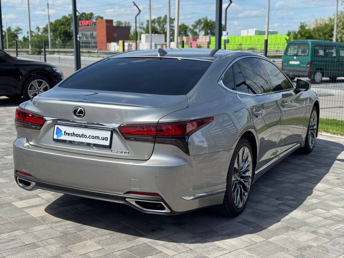 Lexus LS500 2022 - fresh auto