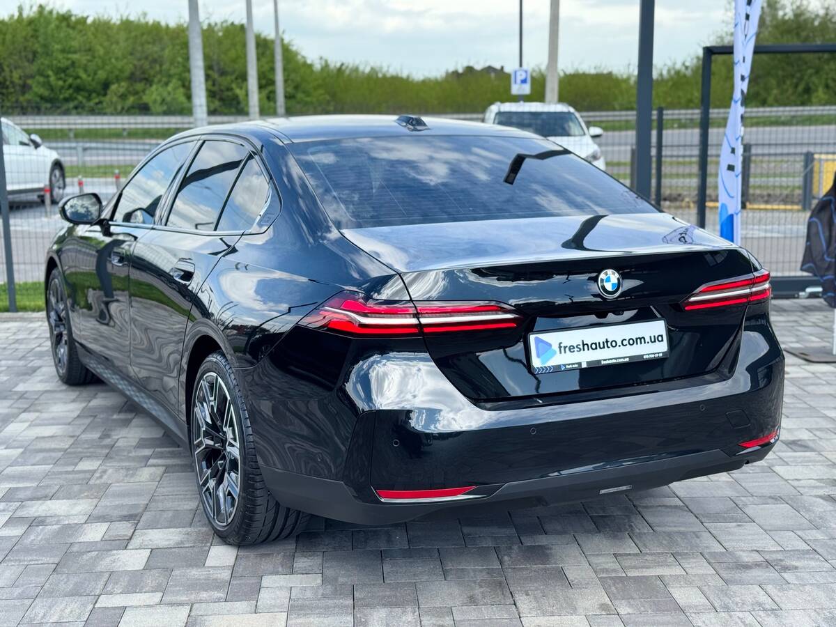 BMW 5 Series 2024 - Кількість місць: 5 