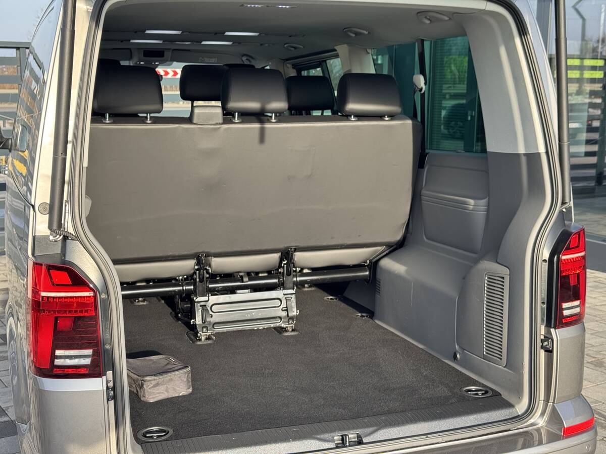 Volkswagen Caravelle 2021 - Кількість місць: 8 