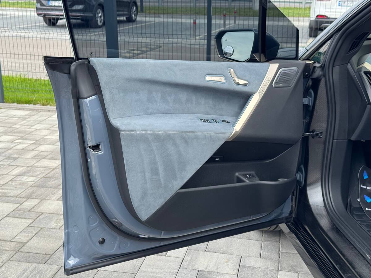 BMW iX 2023 - фреш авто