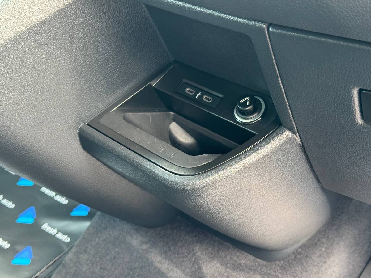 Volkswagen Multivan 2021 - fresh avto