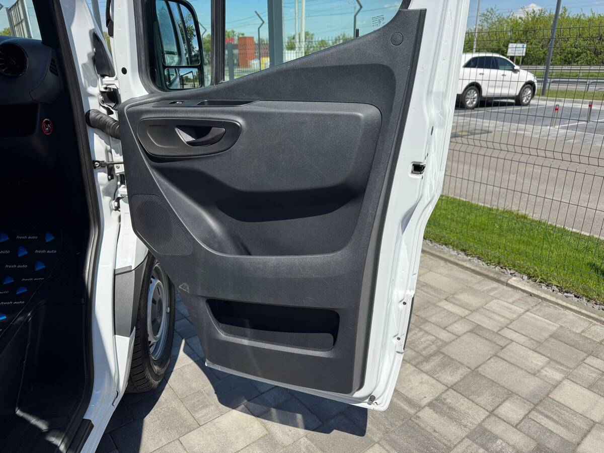 Mercedes-Benz sprinter 2019 - Коробка передач: Автомат 