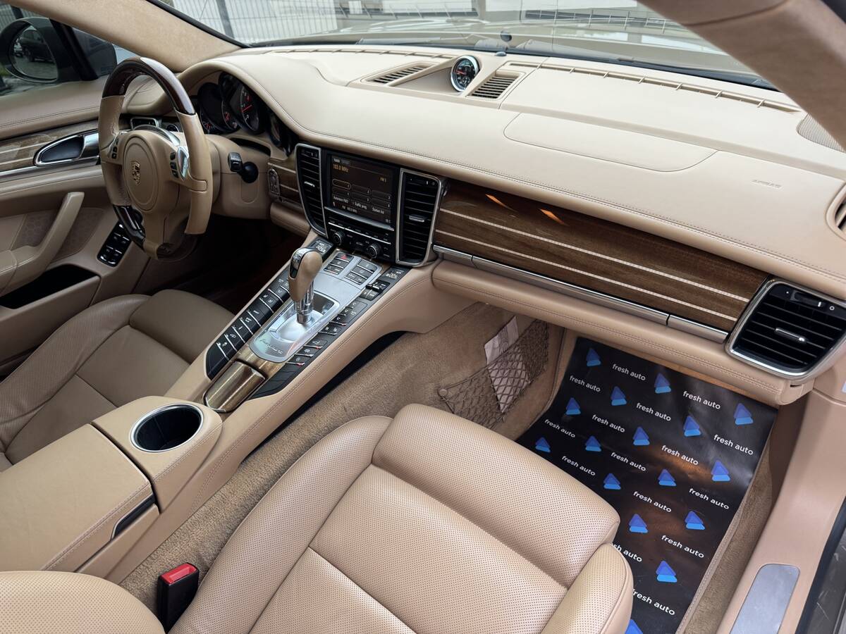 Porsche Panamera 2011 - фреш авто