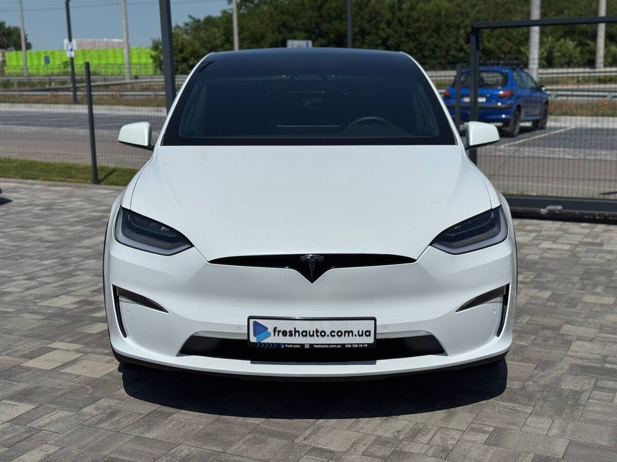 Tesla Model X 2022