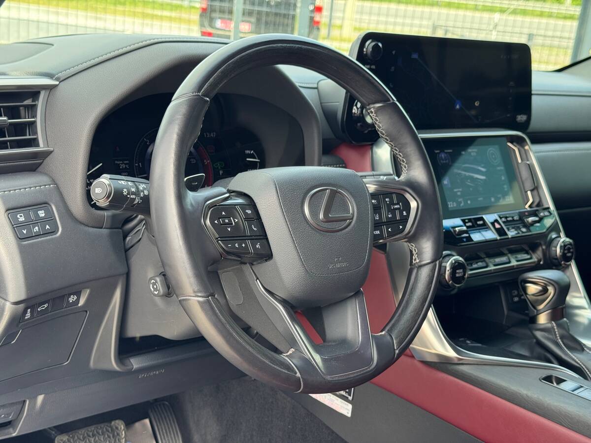 Lexus LX 2022 - фреш авто рівне