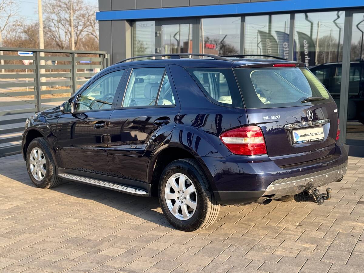 Mercedes-Benz ML 2005 - Коробка передач: Автомат 
