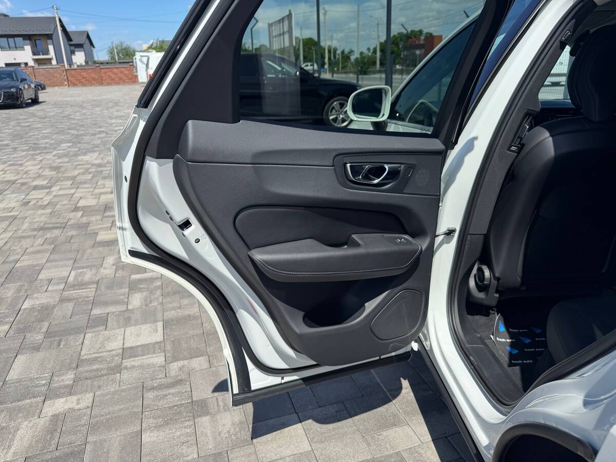 Volvo XC60 2018 - Odometr: 234 thnd km