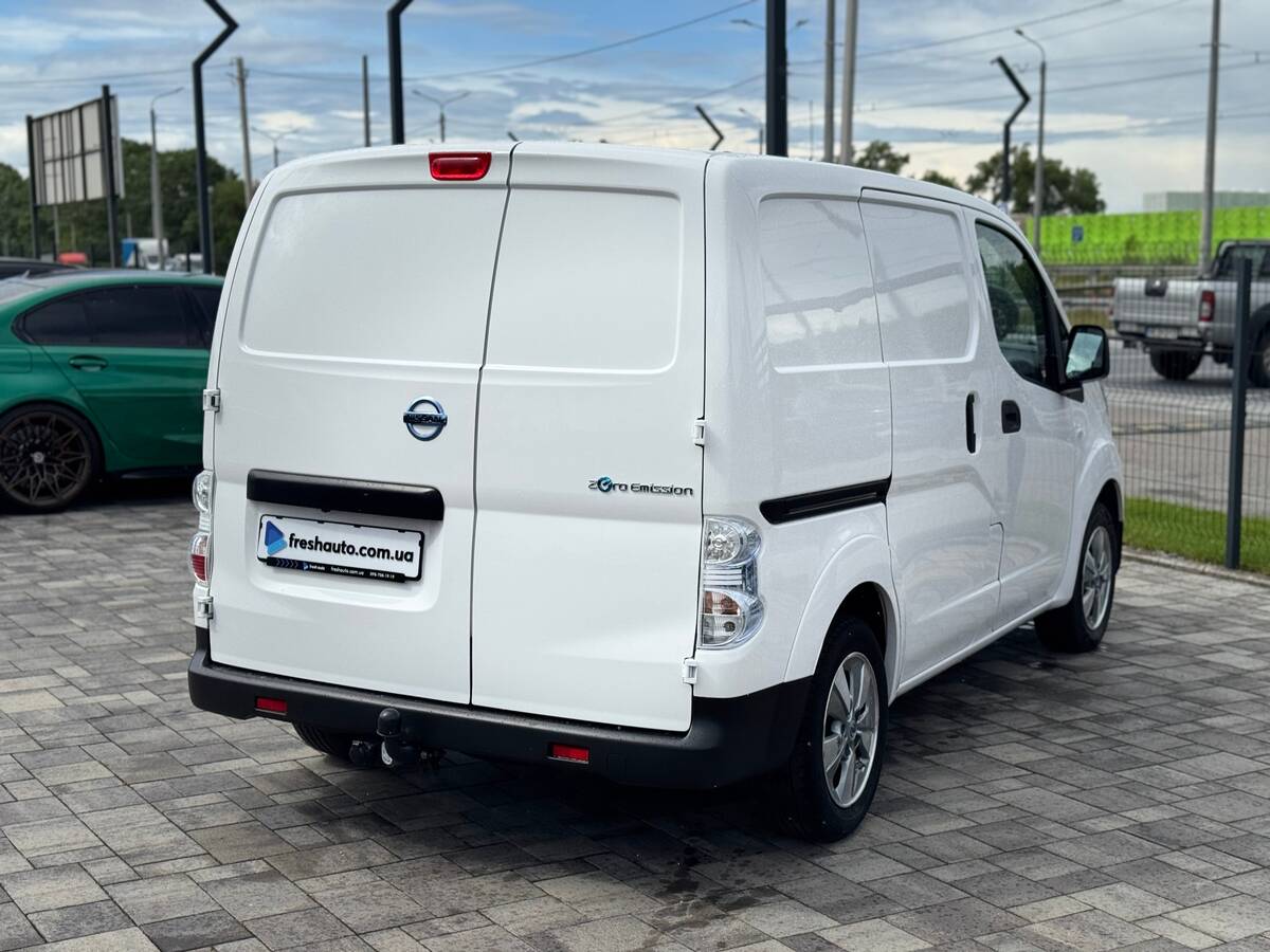Nissan e-NV200 2020 - фреш авто