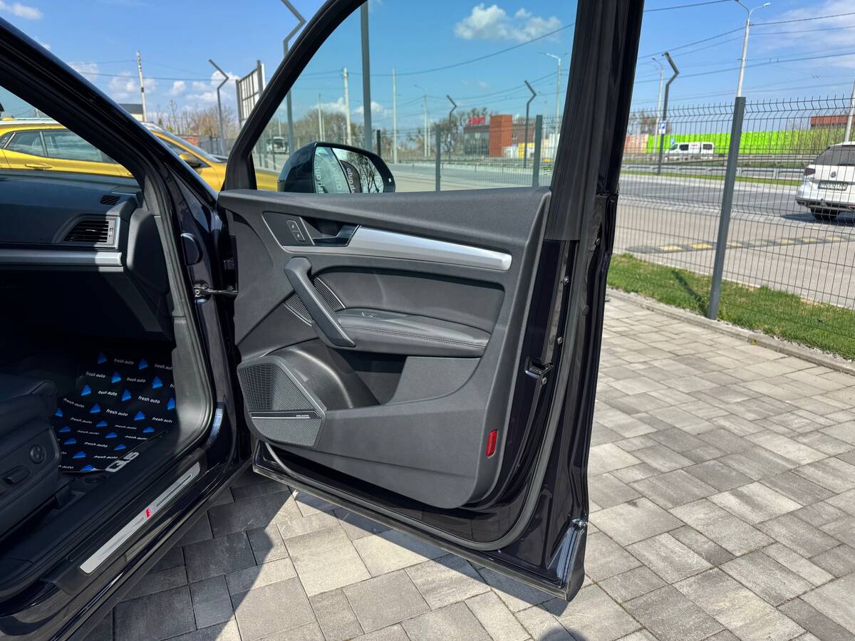 Audi Q5 2020 - fresh avto