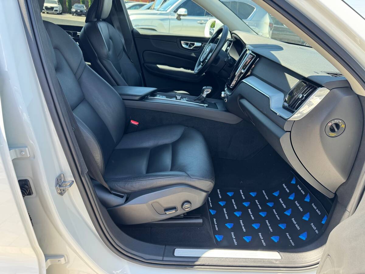 Volvo XC60 2018 - фреш авто рівне