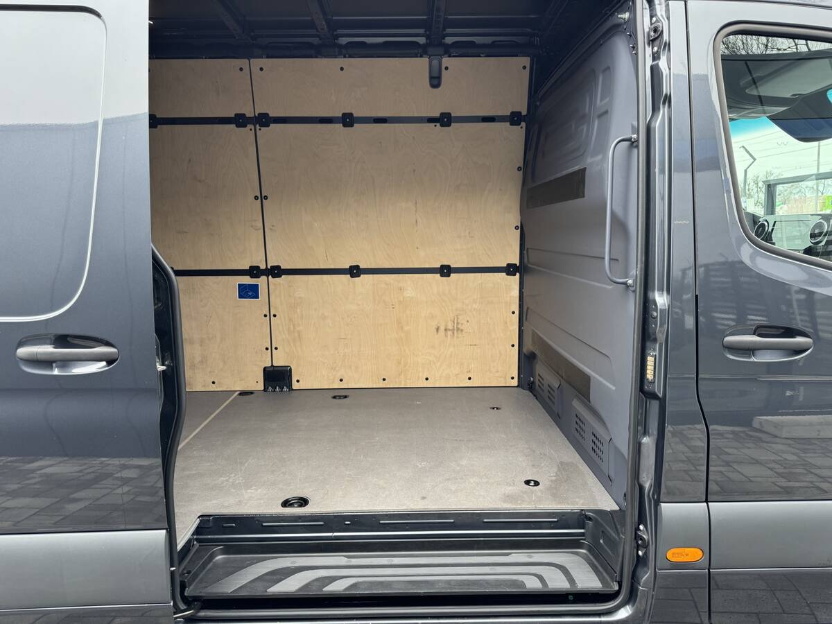 Mercedes-Benz Sprinter 2020 - Об'єм двигуна: 3.0 