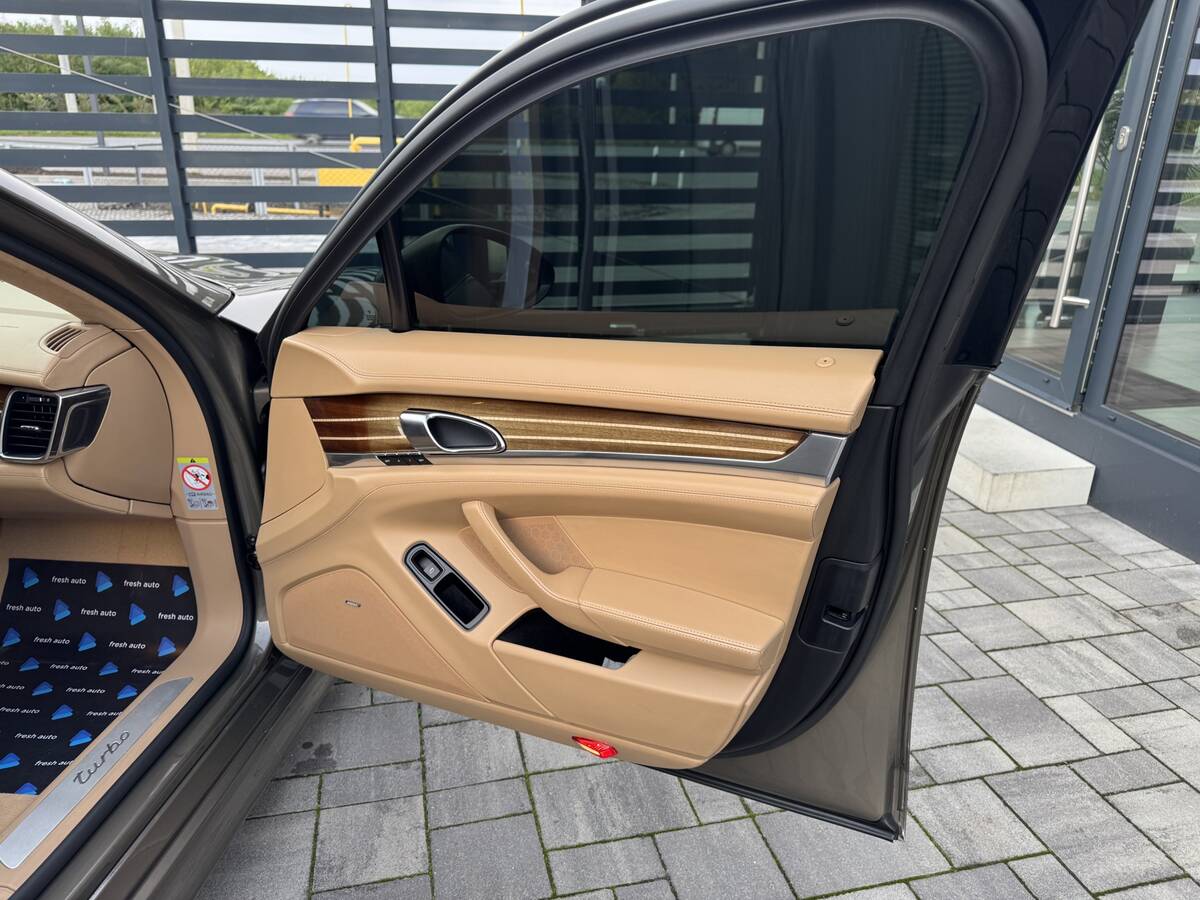 Porsche Panamera 2011 - Volume: 4.8 l.