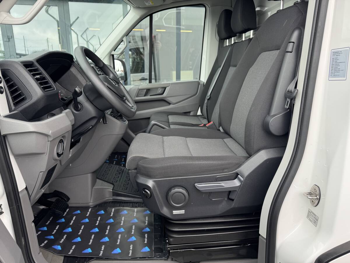 Volkswagen crafter 2021 - fresh avto