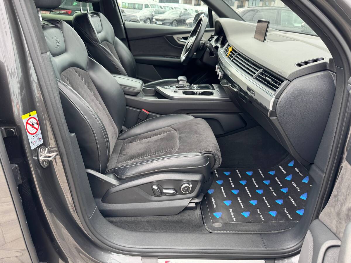 Audi Q7 2018 - fresh auto рівне