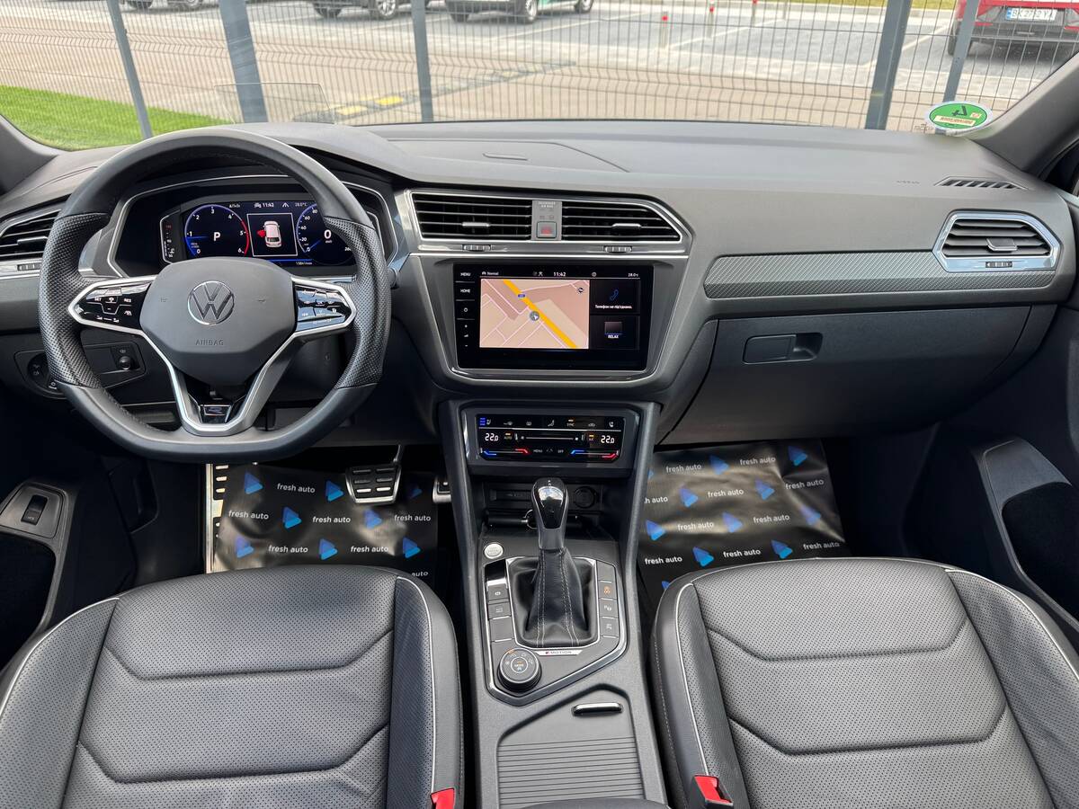 Volkswagen Tiguan Allspace 2022 (Фольксваген Тігуан Оллспейс) — фото 4 з 5