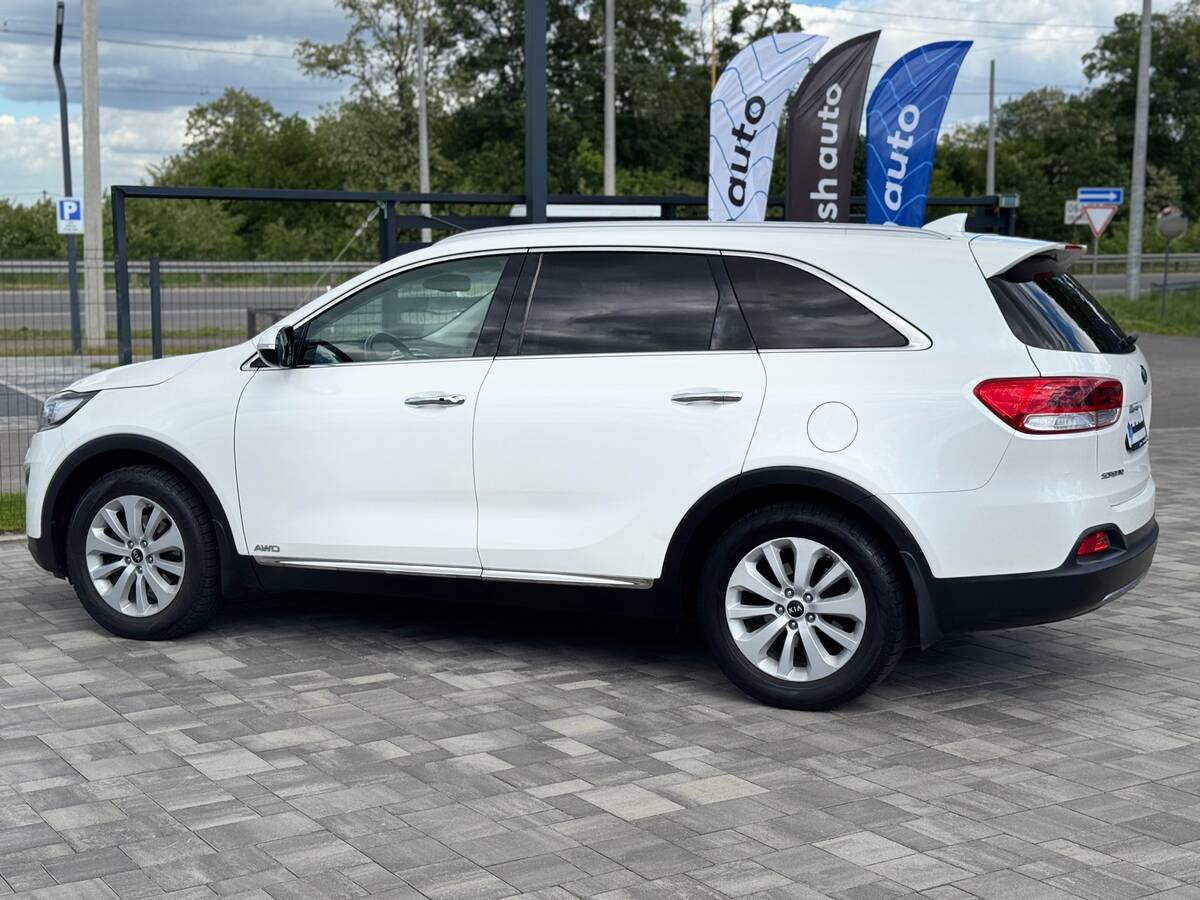 Kia Sorento 2016 - Кількість місць: 7 