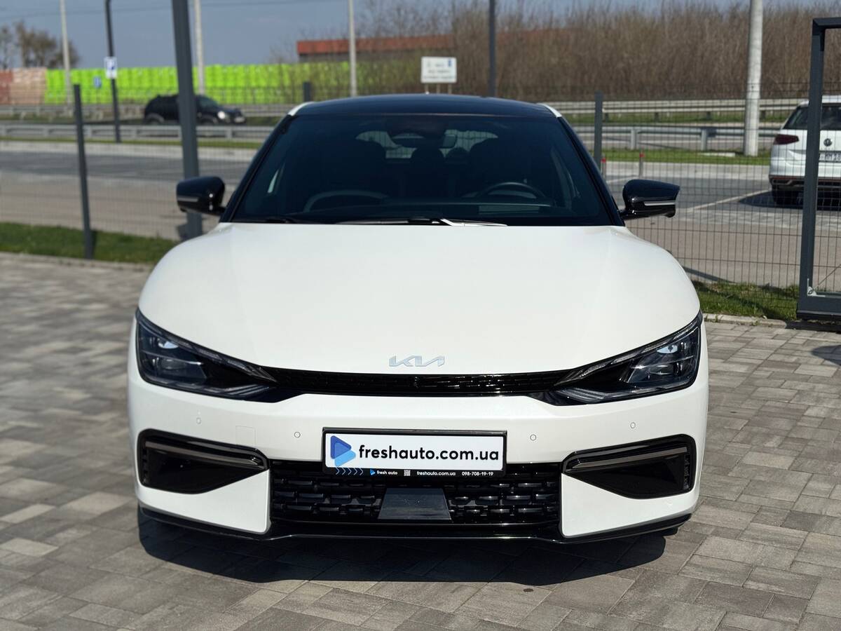 Kia EV6 2021 - Запас ходу: 450 км