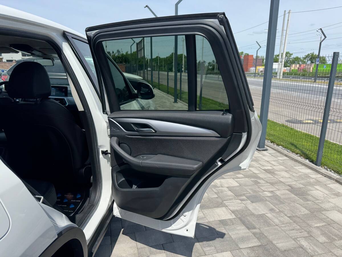 BMW X3 2021 - fresh auto