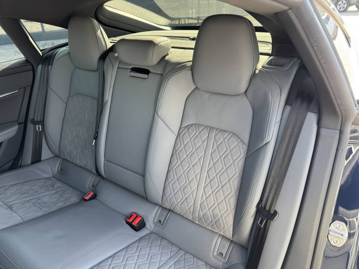 Audi S7 Sportback 2022 - фреш авто