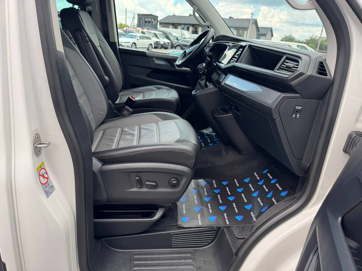 Volkswagen Multivan 2021 - Об'єм двигуна: 2.0 л.