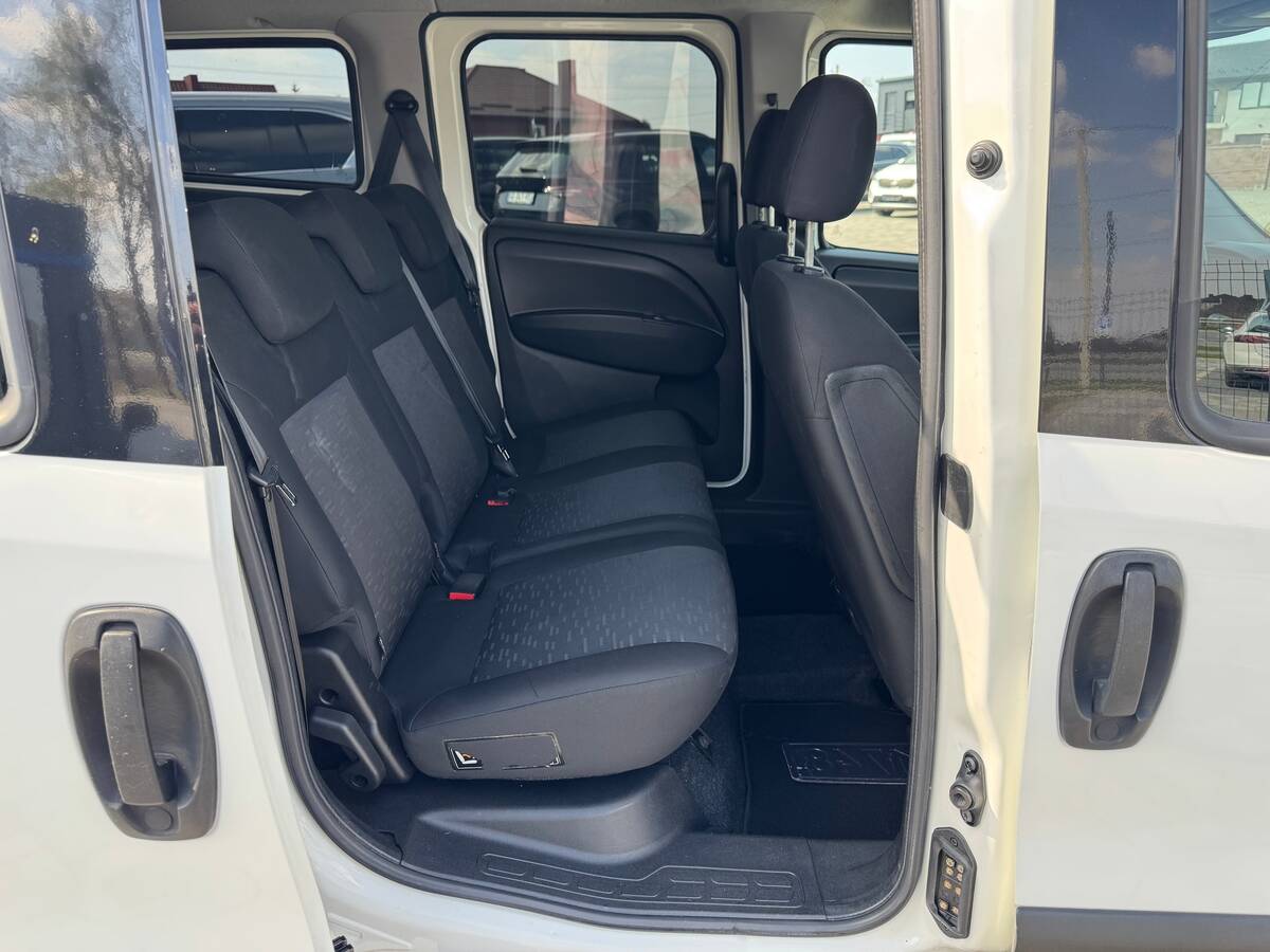 Opel Combo 2018 - DriveType: Front 