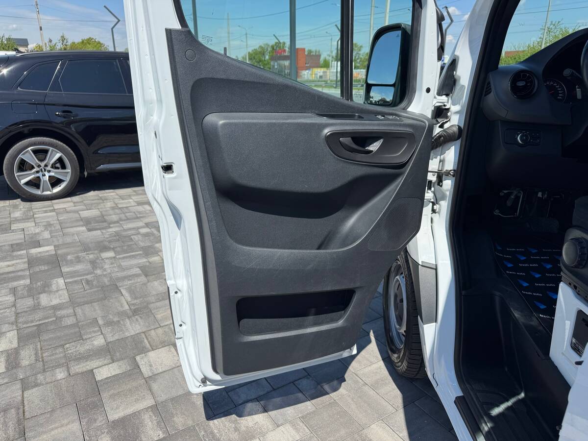 Mercedes-Benz sprinter 2019 - фреш авто