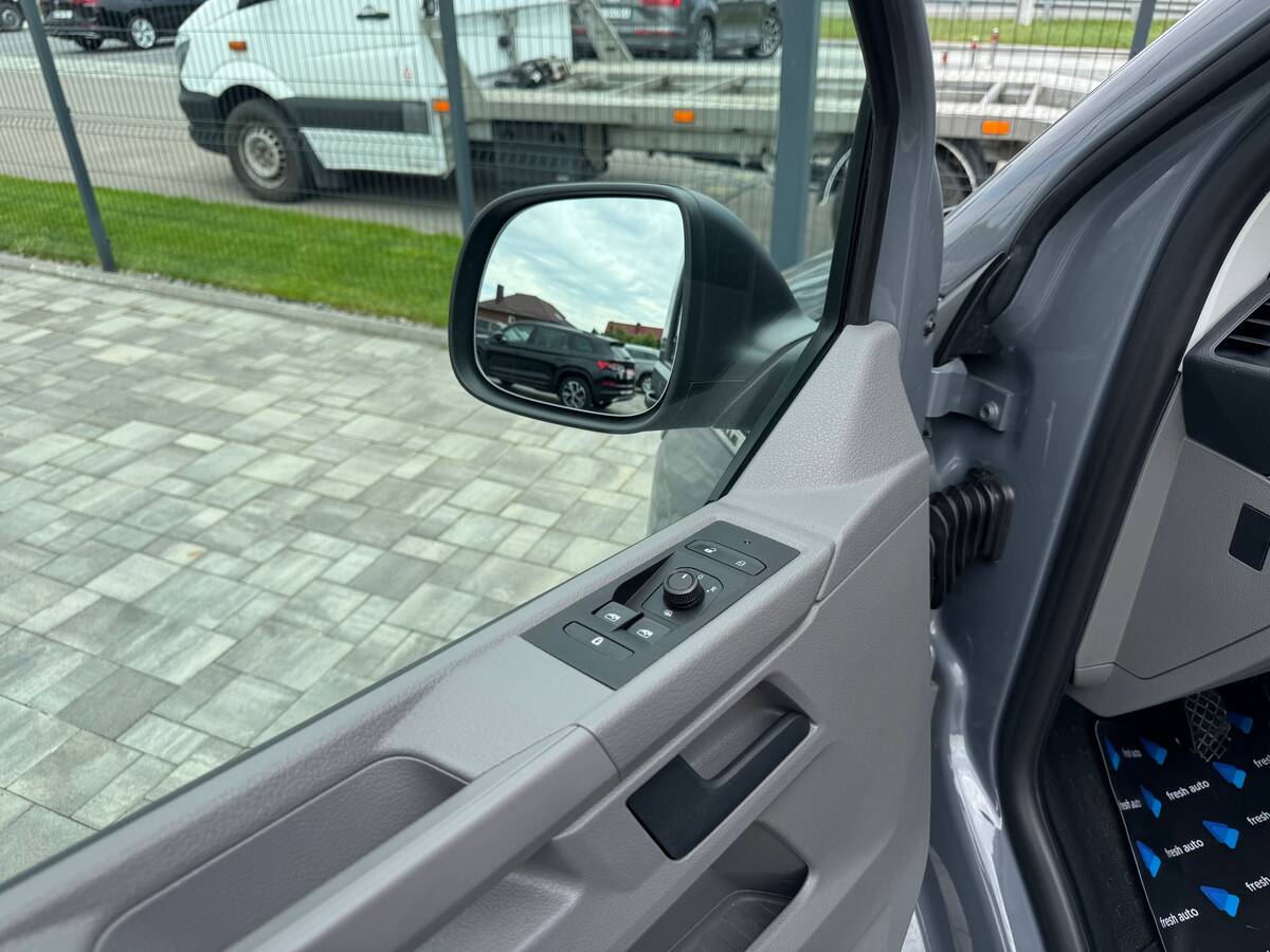 Volkswagen Caravelle 2021 - fresh auto