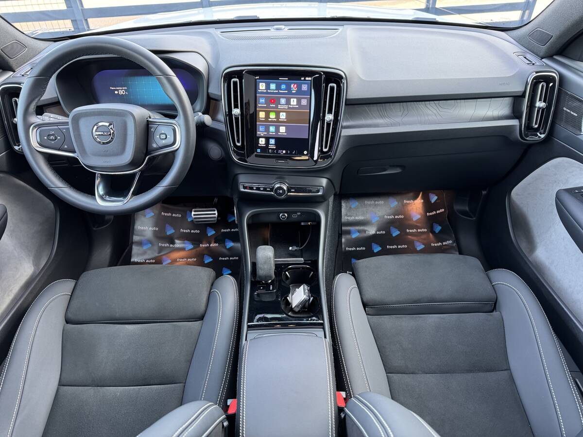 Volvo C40 Recharge 2023 - Потужність: 408 кс