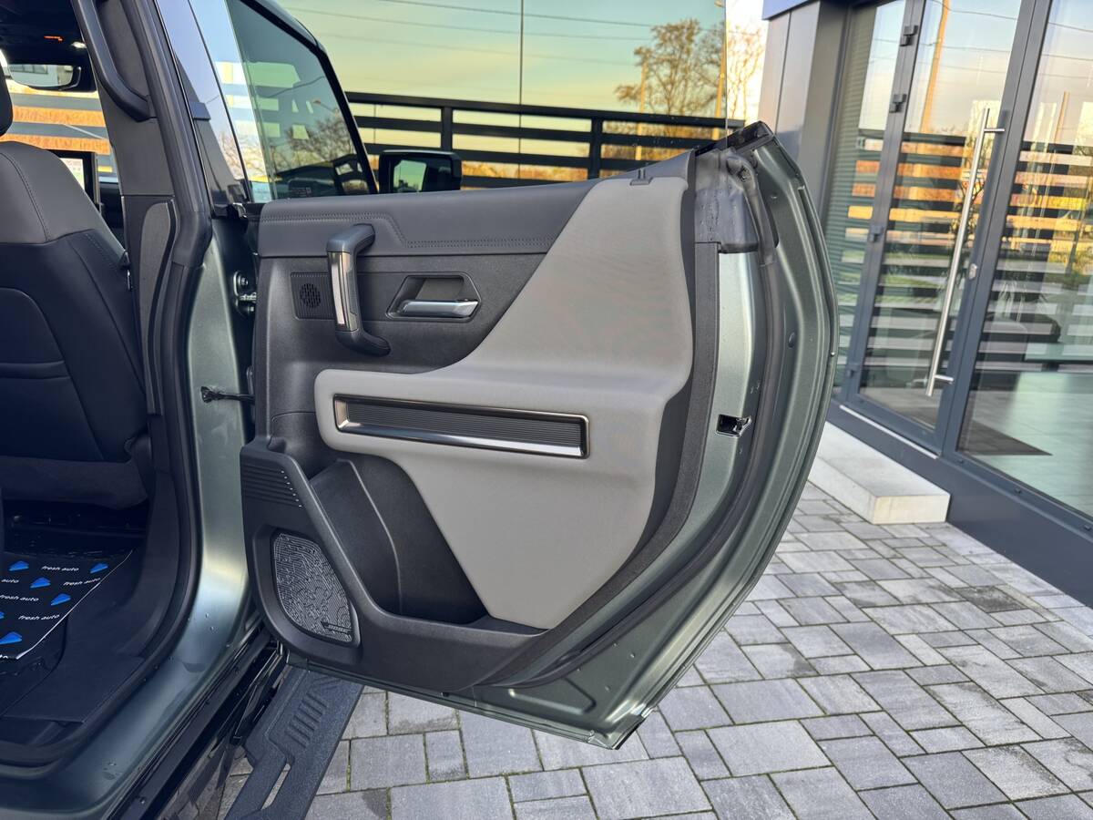 Hummer EV SUV 3X 2023 - Тип кузова: Унiверсал 