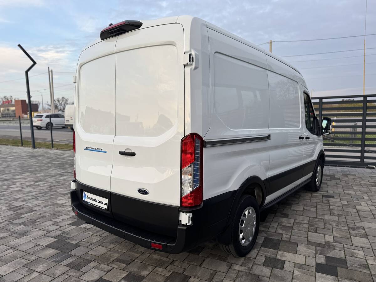 Ford E – Transit 2023 - Привід: Передній 
