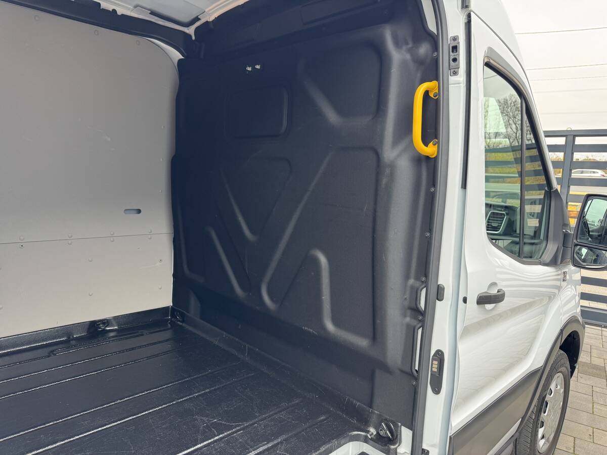 Ford E – Transit 2023 - Запас ходу: 280 км