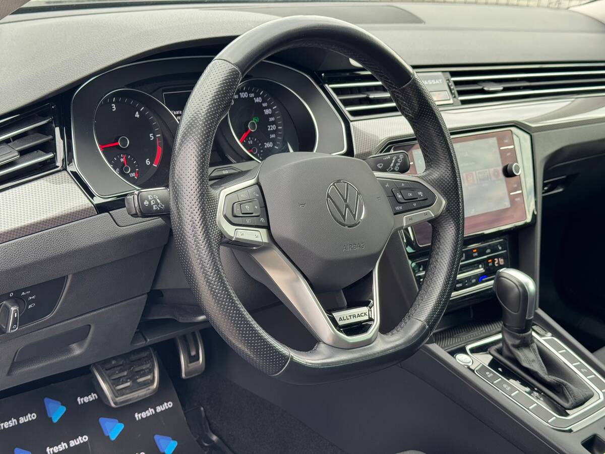 Volkswagen Passat Alltrack 2021 - фрешавто