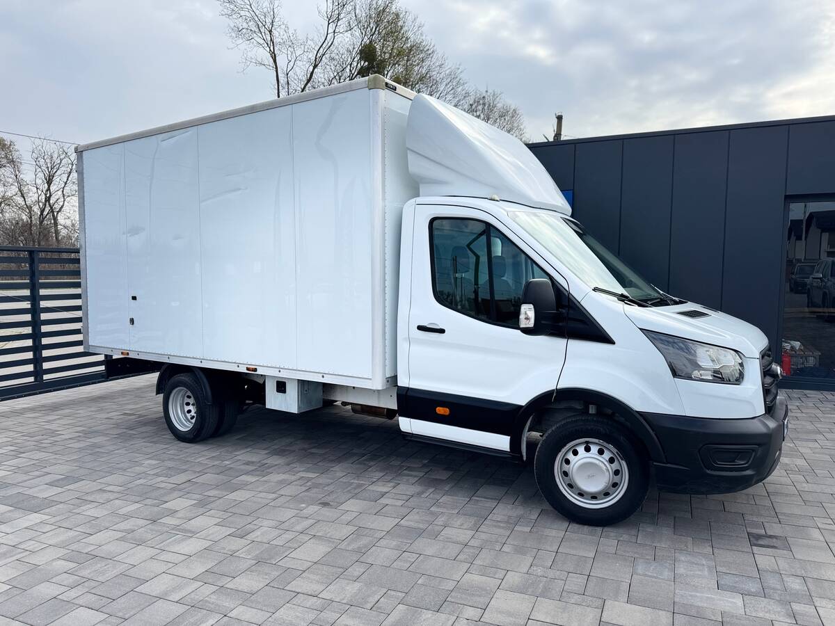 Ford Transit 2020 - Number Of Seats: 3 