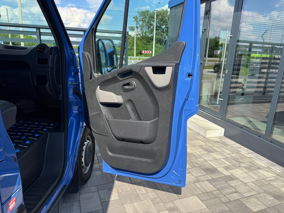 Opel Movano 2017 - DriveType: Front 