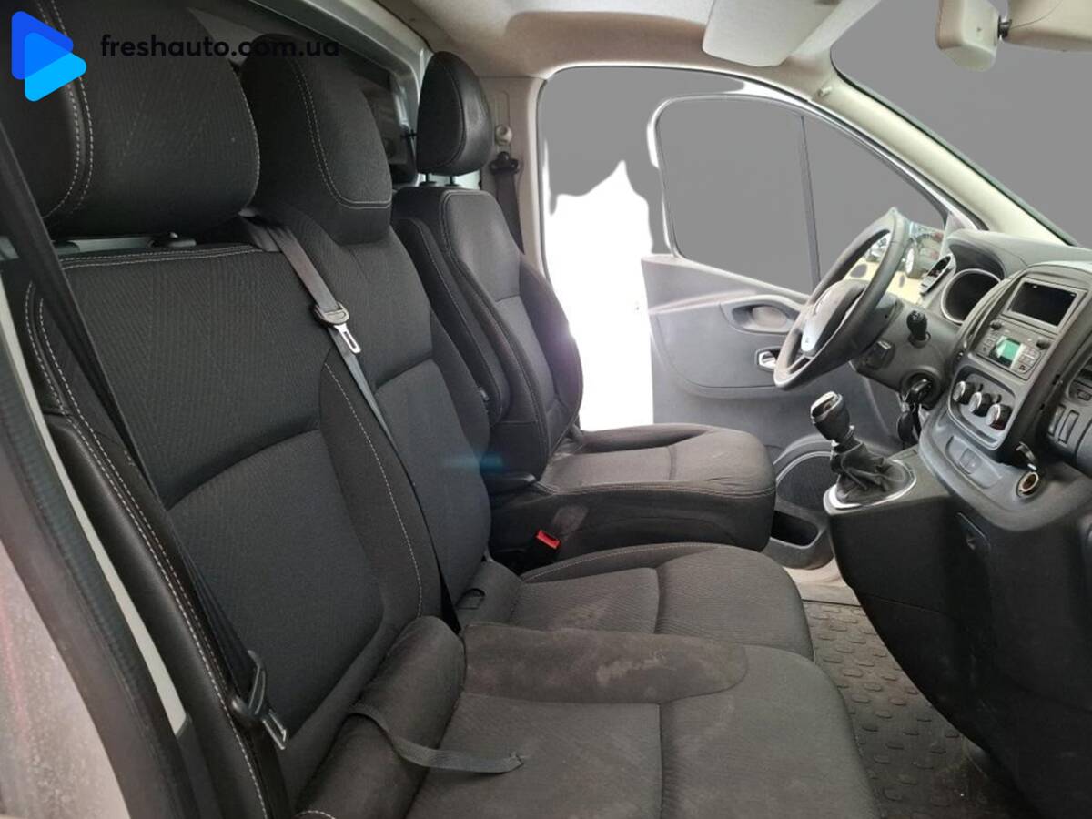 Renault Trafic 2020 - DriveType: Front 