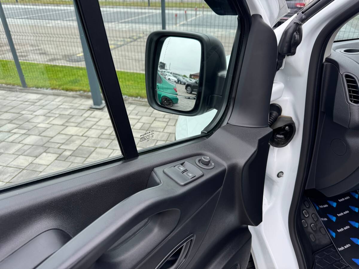 Renault Trafic 2020 - freshauto