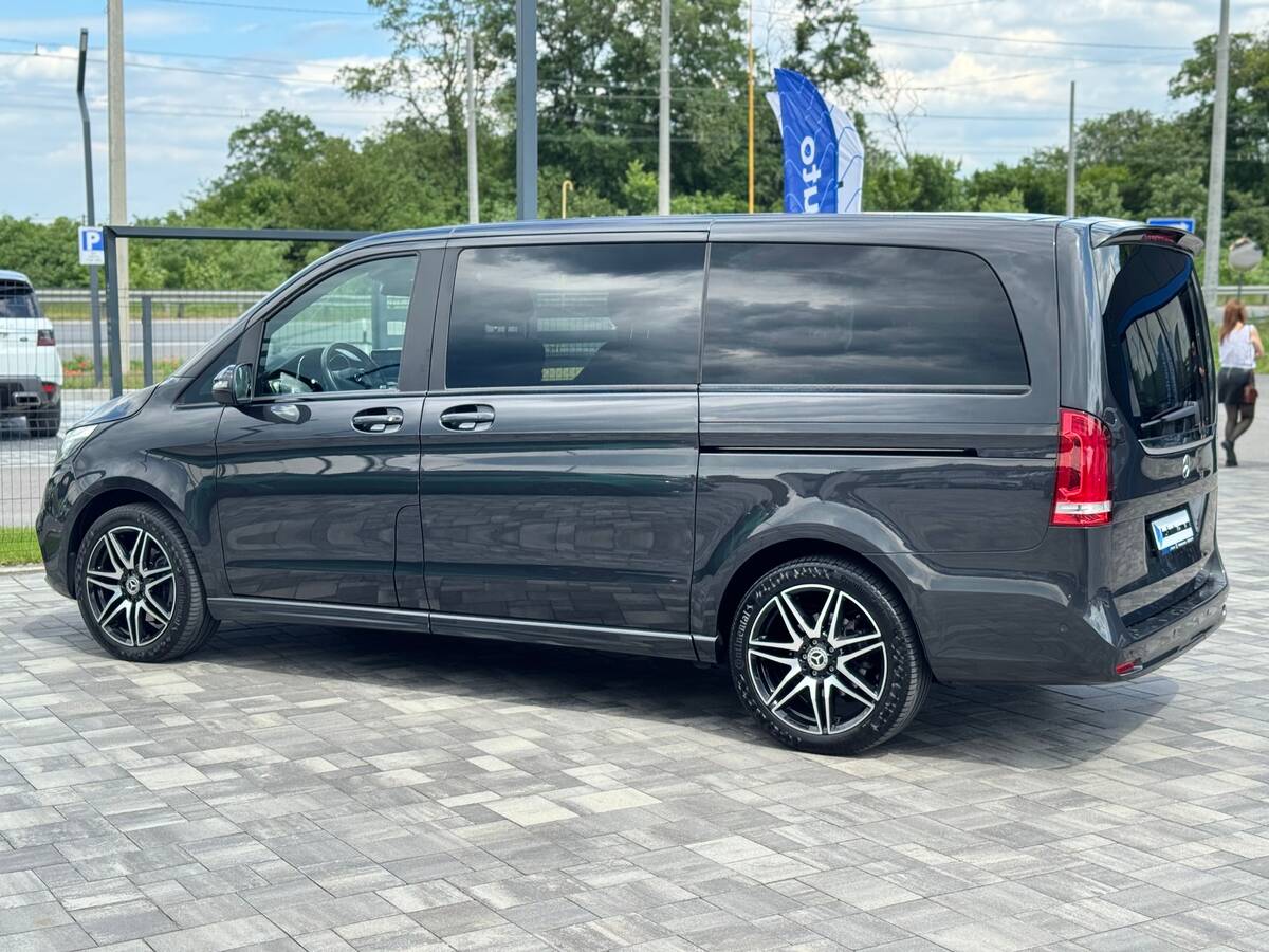 Mercedes-Benz V 300 2021 - Number Of Seats: 6 