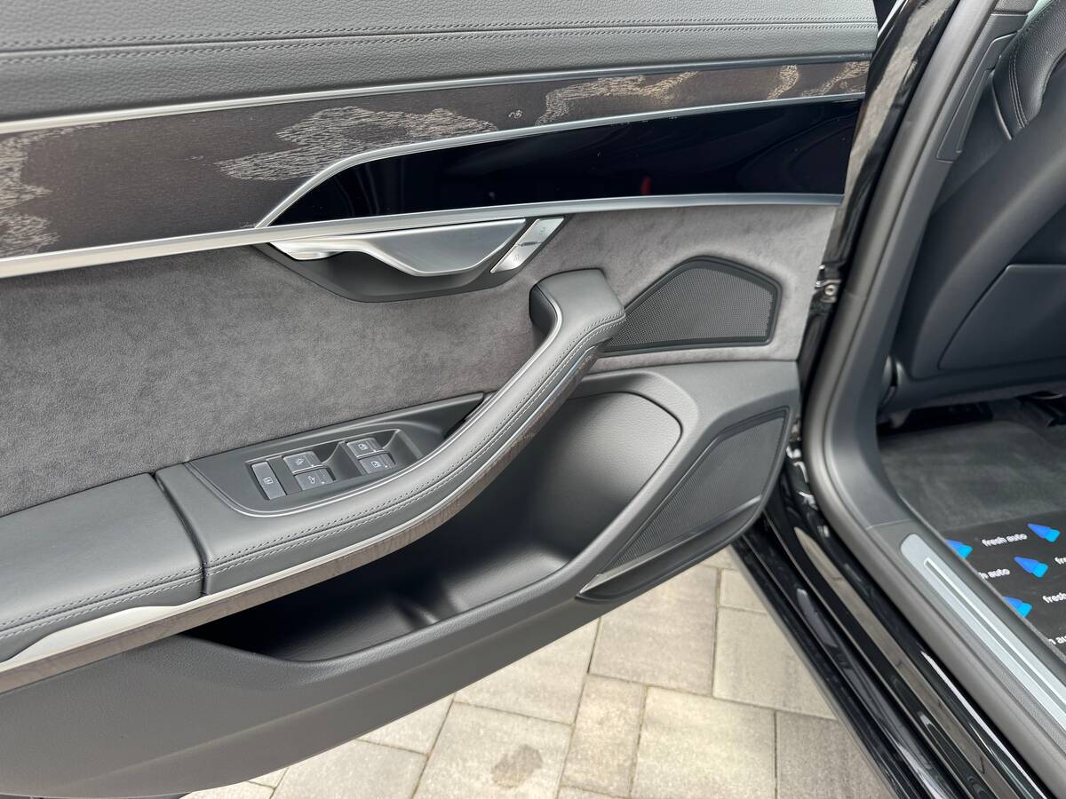 Audi A8 2024 - fresh auto
