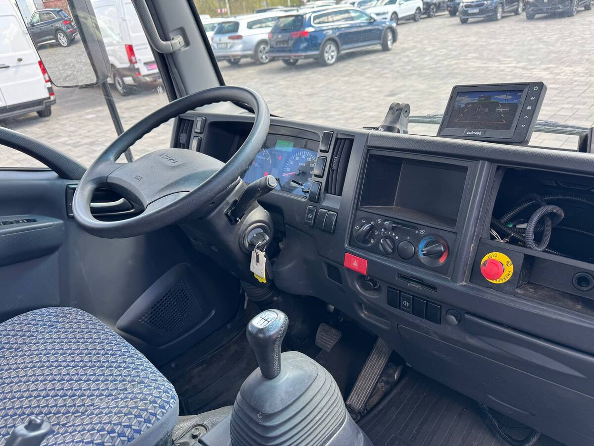 Isuzu NLR 2023 - Кількість місць: 3 