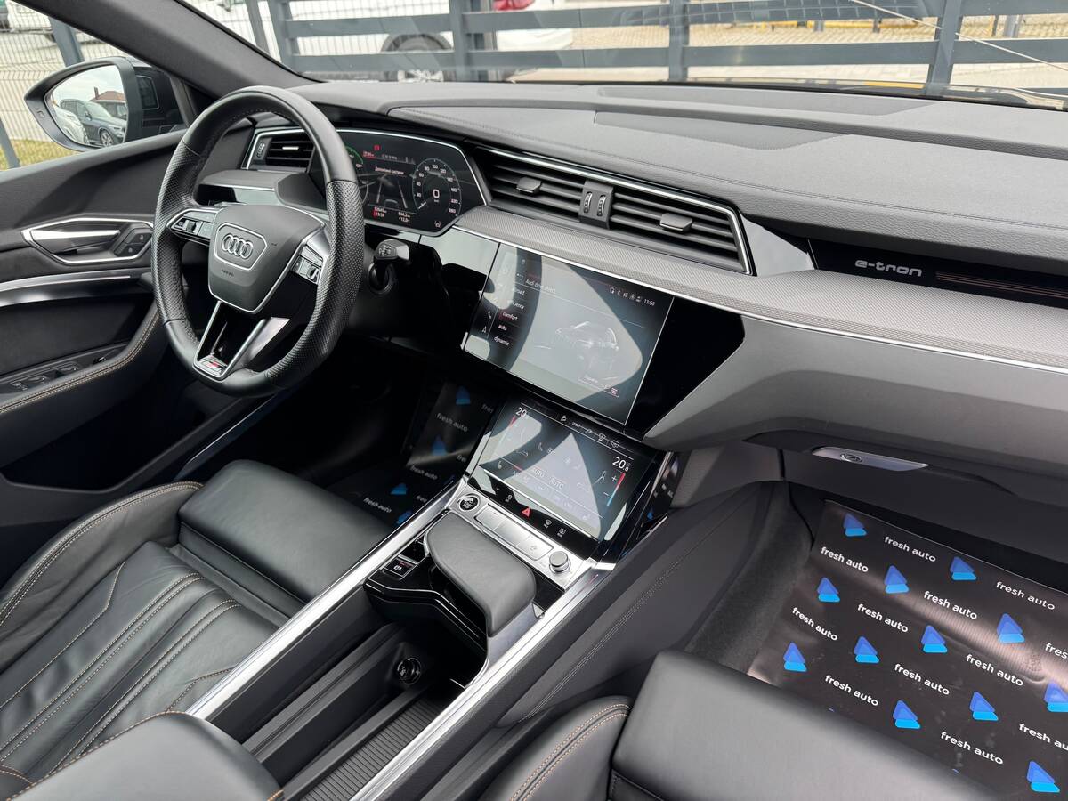Audi e-tron 2022 - fresh avto