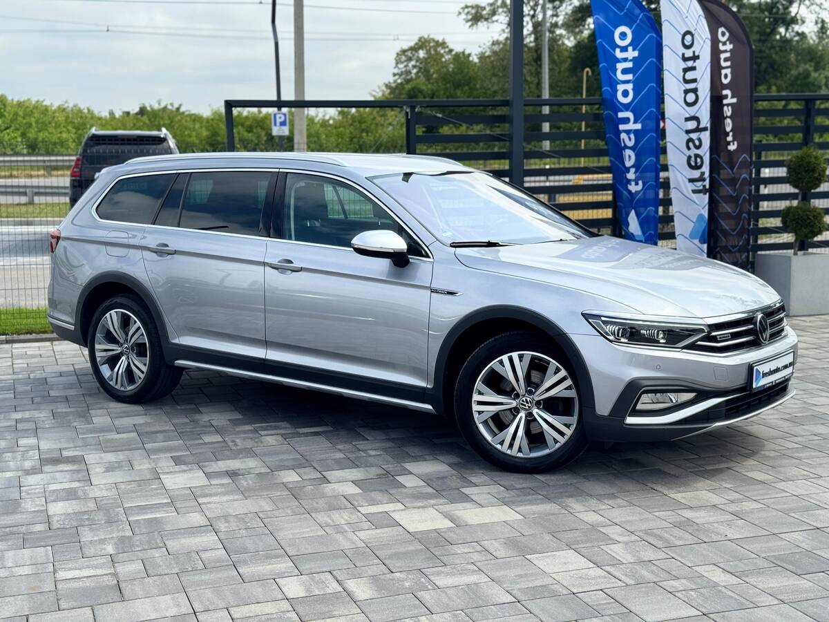 Volkswagen Passat Alltrack 2022 - DriveType: All-wheel 