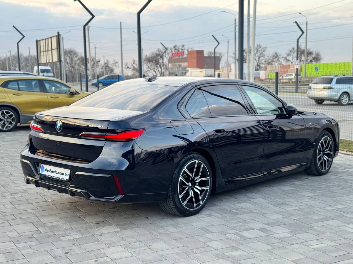 BMW i7 2023 - Батарея: 102 кВт