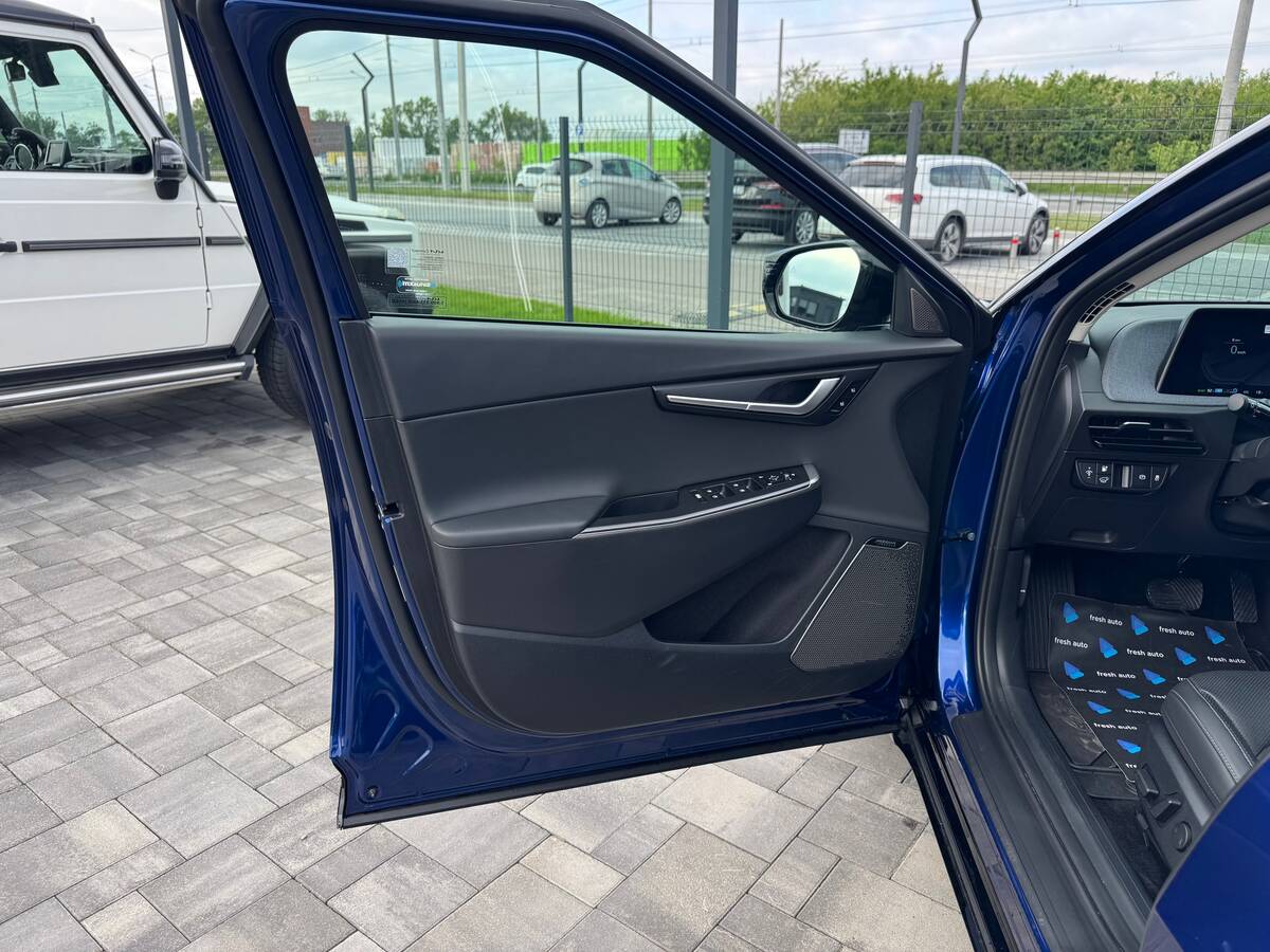 Kia EV6 2023 - фреш авто