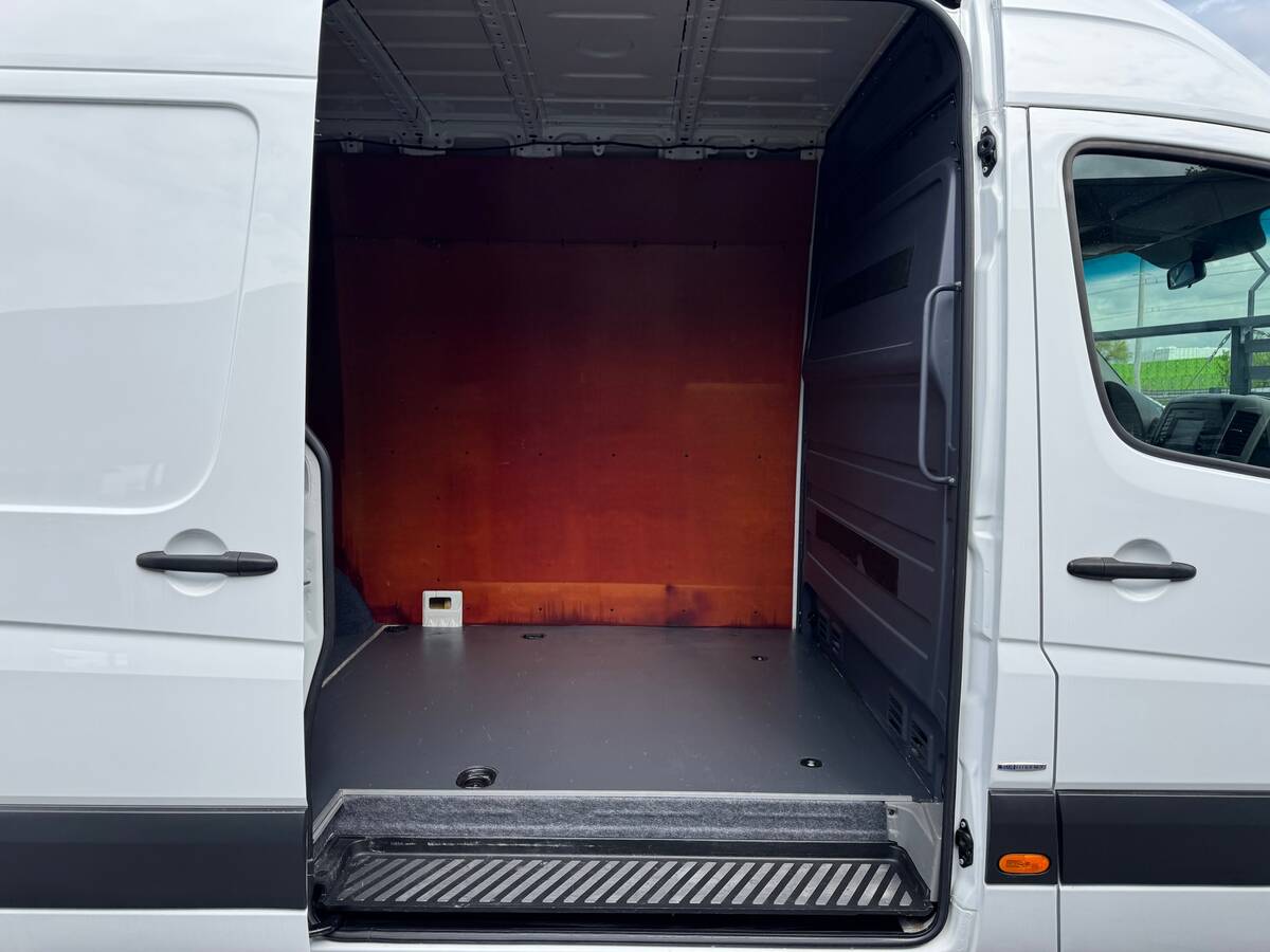 Mercedes-Benz Sprinter 2018 - DriveType: Rear 