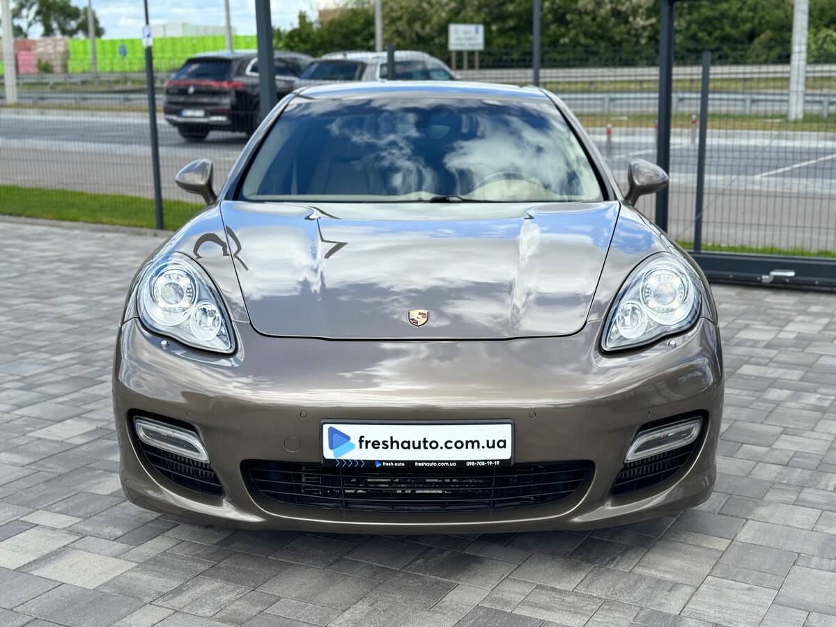 Porsche Panamera 2011 - Тип авто: Passengers 
