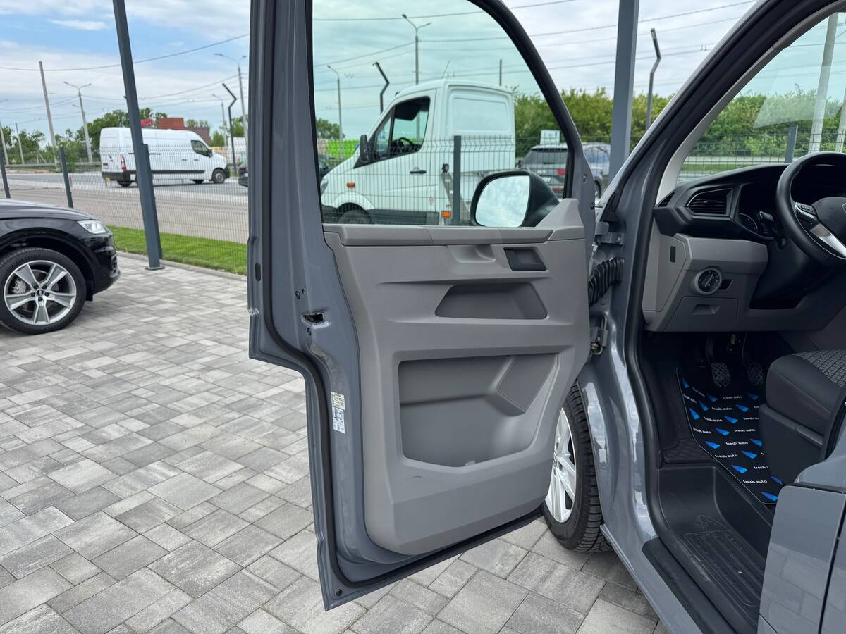 Volkswagen Caravelle 2021 - фреш авто